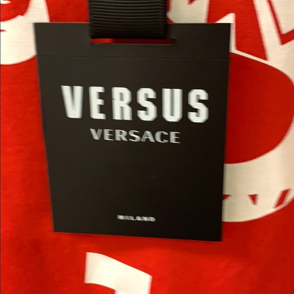 Versace brand new red T-shirt with tags - Picture 3 of 7